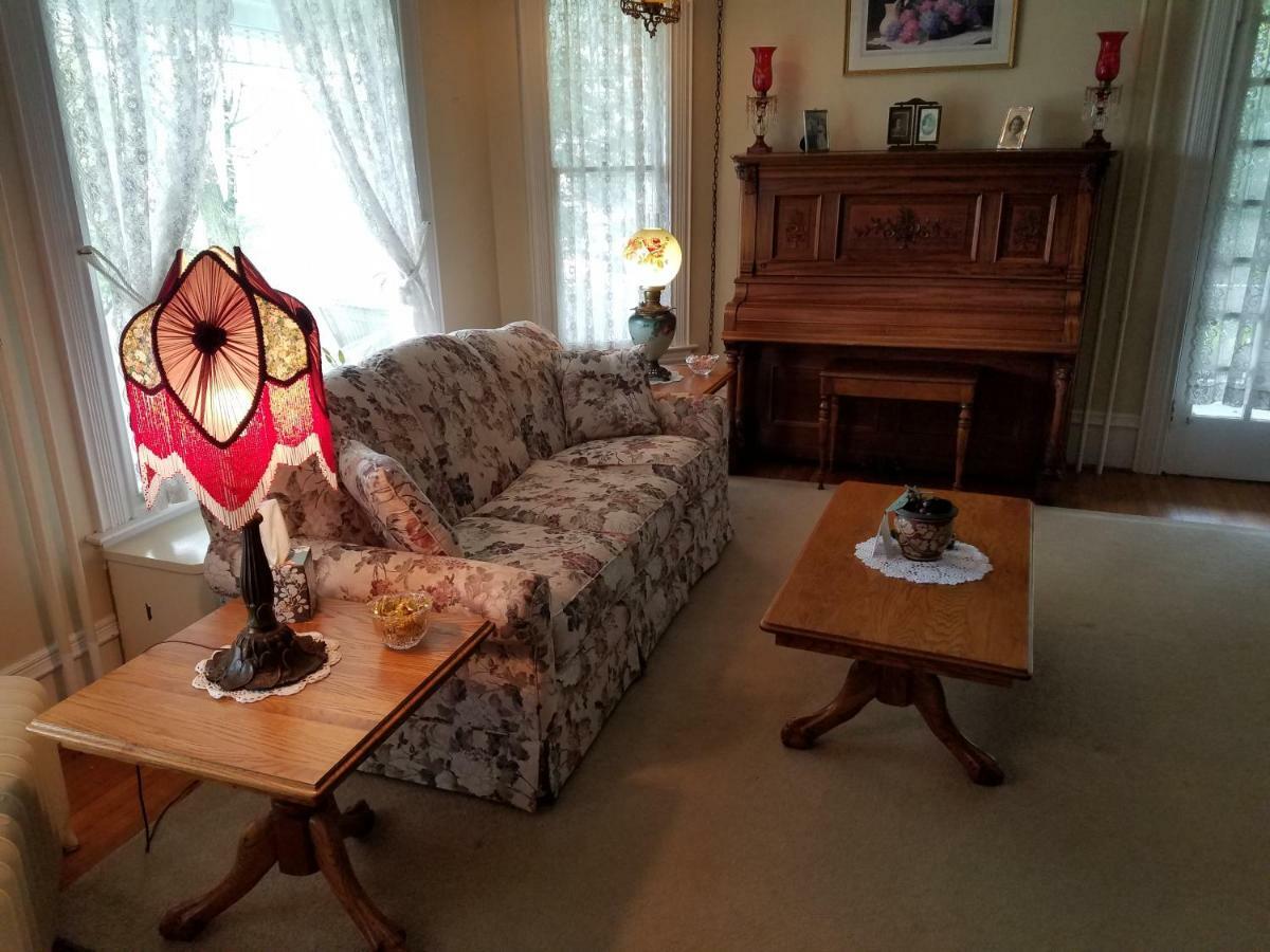 Hudson Manor Bed & Breakfast Watkins Glen Extérieur photo