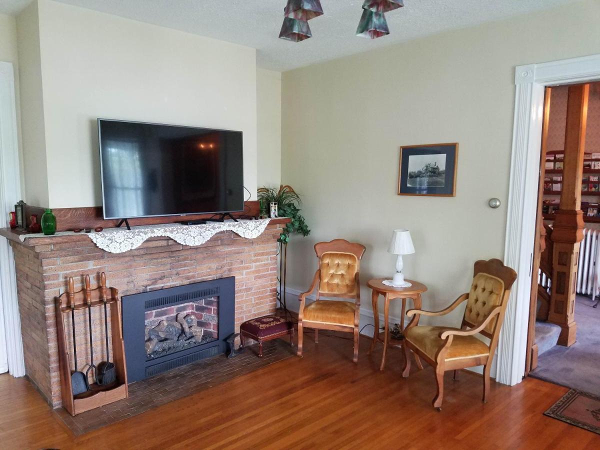 Hudson Manor Bed & Breakfast Watkins Glen Extérieur photo